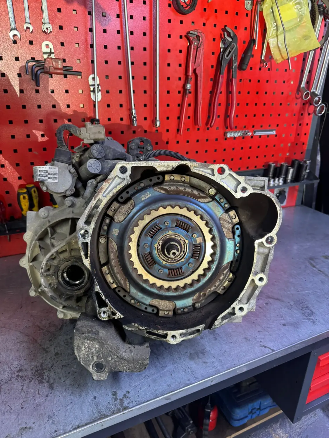 AS-CAR Servis atölyesinde otomatik şanzıman ve motor mekanik çalışması — 1
