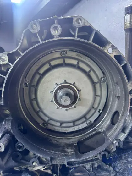 AS-CAR Servis atölyesinde otomatik şanzıman ve motor mekanik çalışması — 25