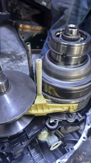 AS-CAR Servis atölyesinde otomatik şanzıman ve motor mekanik çalışması — 9