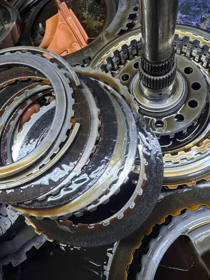AS-CAR Servis atölyesinde otomatik şanzıman ve motor mekanik çalışması — 45