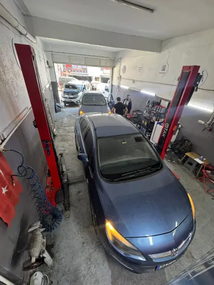 AS-CAR Servis atölyesinde otomatik şanzıman ve motor mekanik çalışması — 67