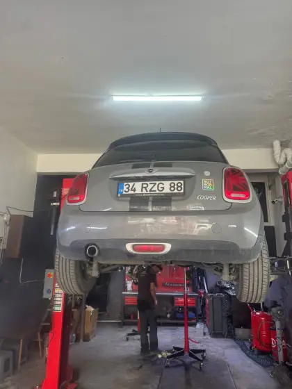AS-CAR Servis atölyesinde otomatik şanzıman ve motor mekanik çalışması — 5